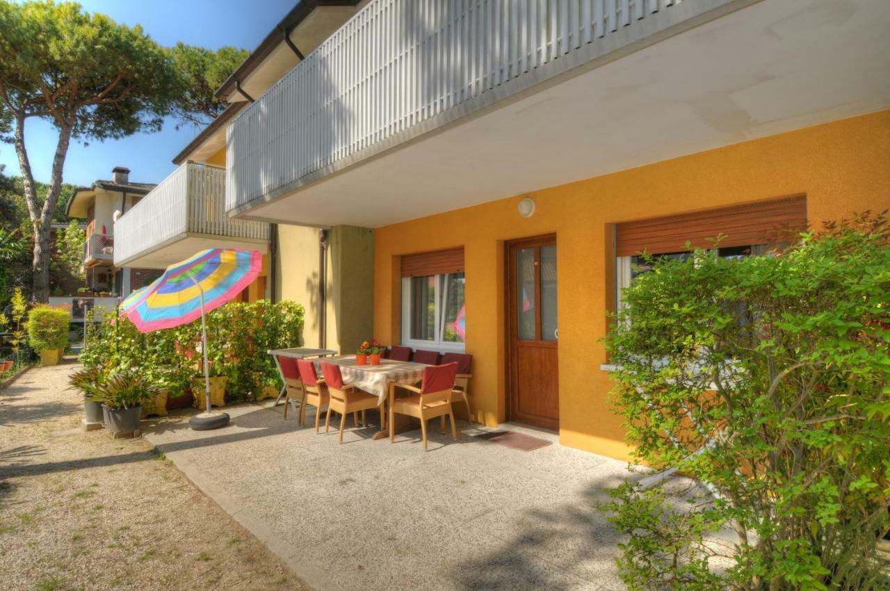 Residence Villa Laura Lignano Sabbiadoro Exteriör bild