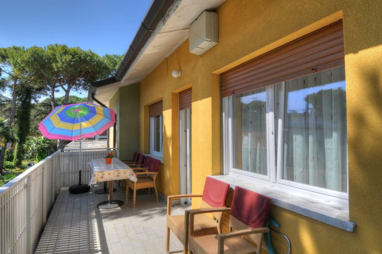 Residence Villa Laura Lignano Sabbiadoro Exteriör bild